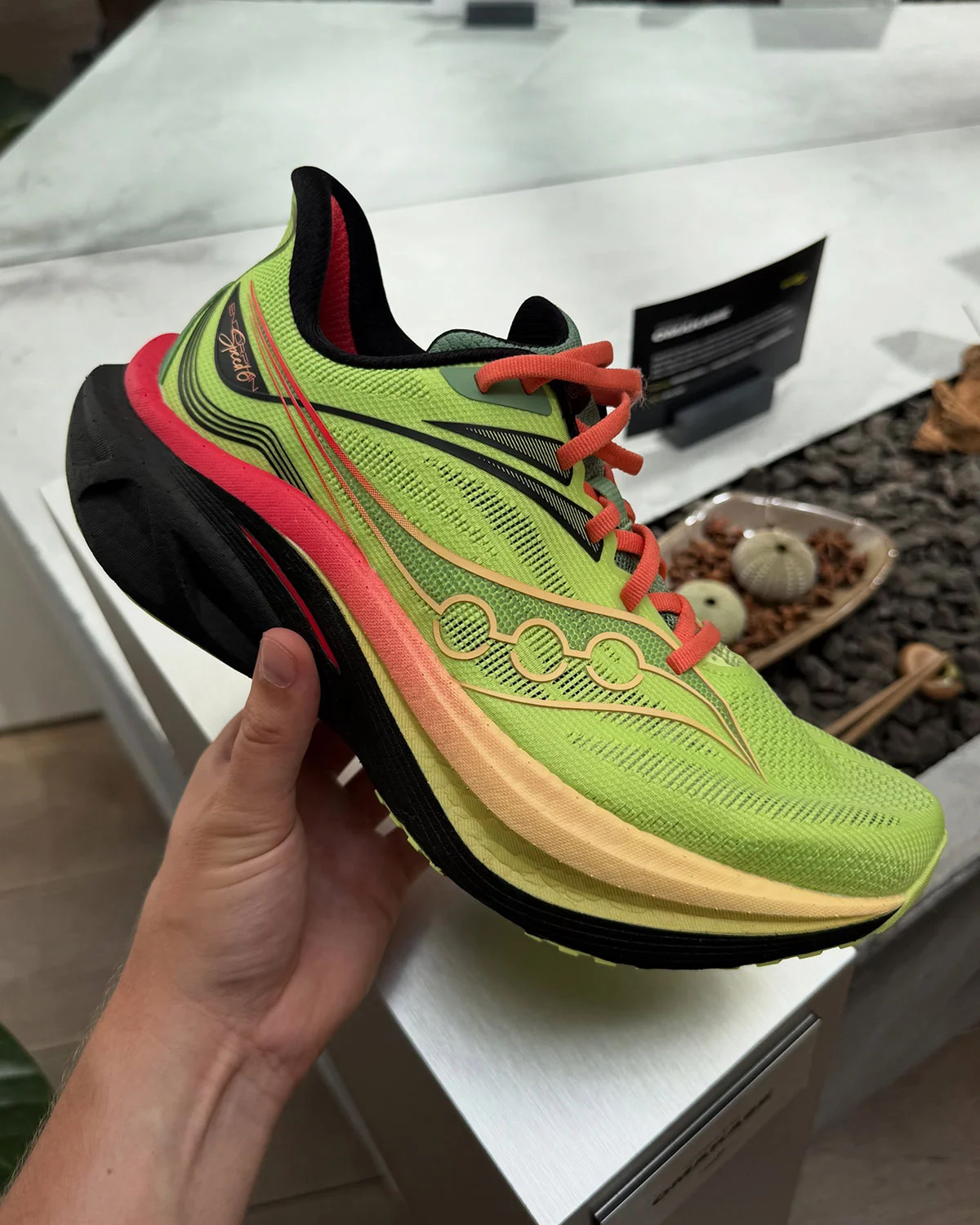 Saucony Lifestyle представляет свои кроссовки SS27 на Неделе моды в Париже
