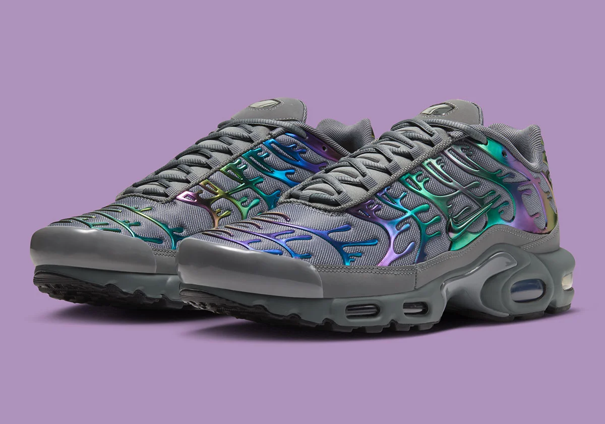 Nike Air Max Plus перевернул свою цветовую гамму «Лавовая лампа» в сером цвете