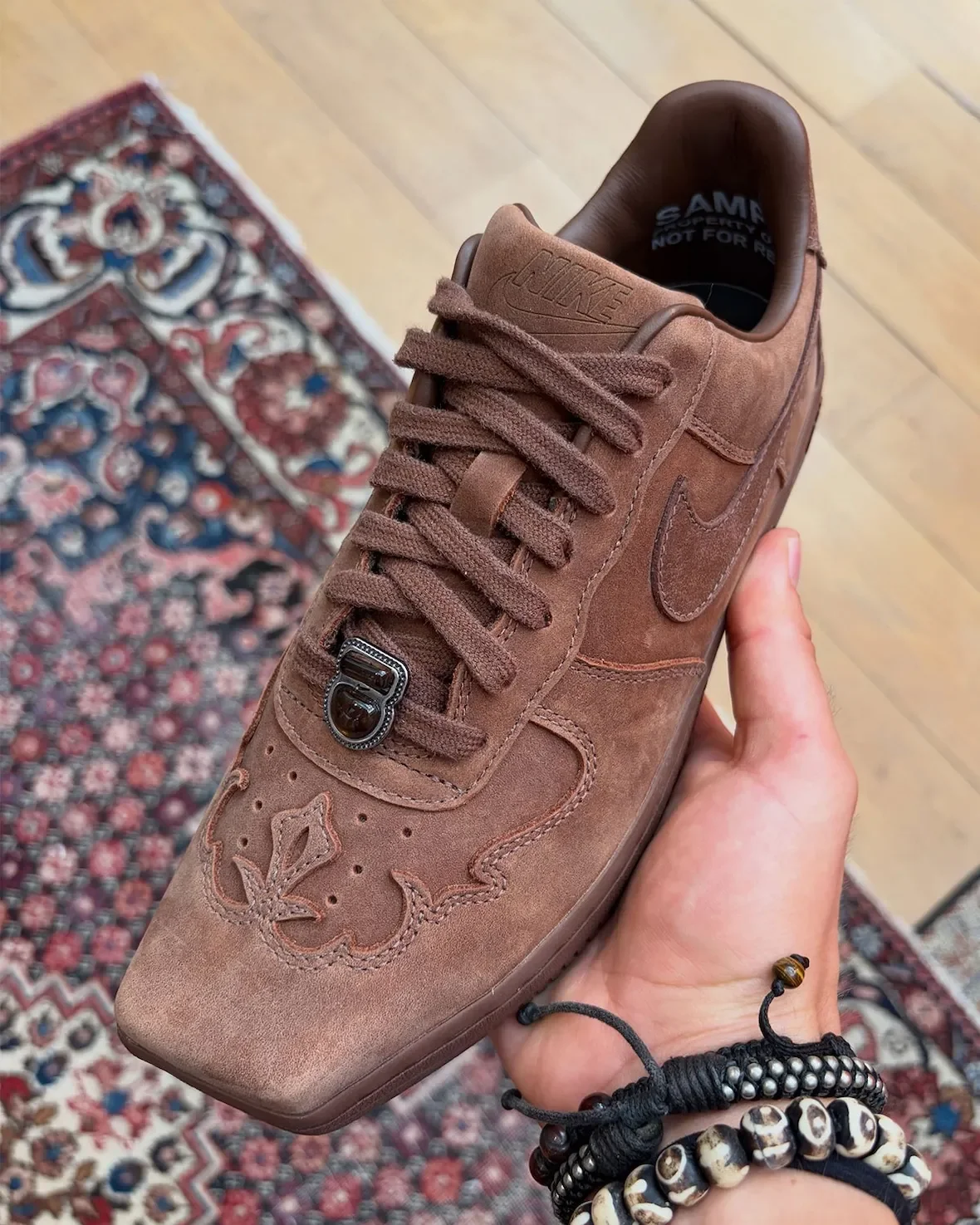 Nike представила квадратные Air Force 1 на Неделе моды в Париже