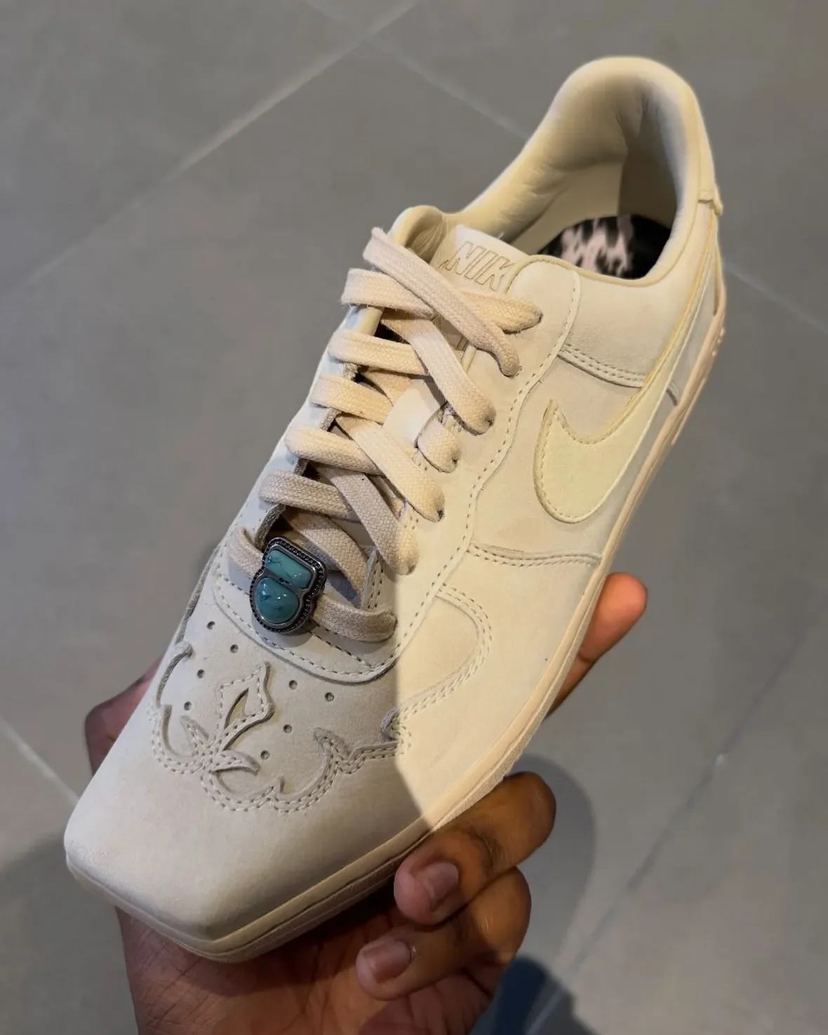 Nike представила квадратные Air Force 1 на Неделе моды в Париже