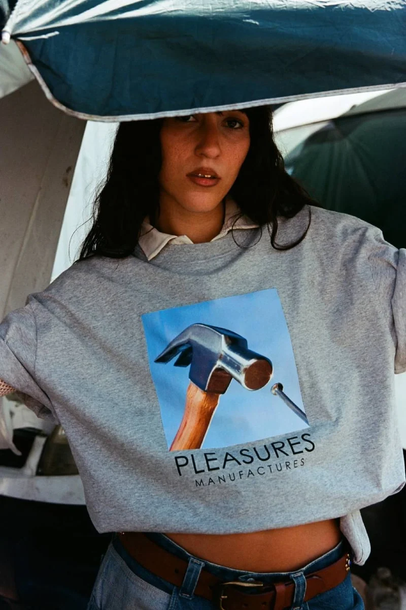 PLEASURES отправляется в Мехико с коллекцией ‘Навигация в хаосе’ на лето 2026 года