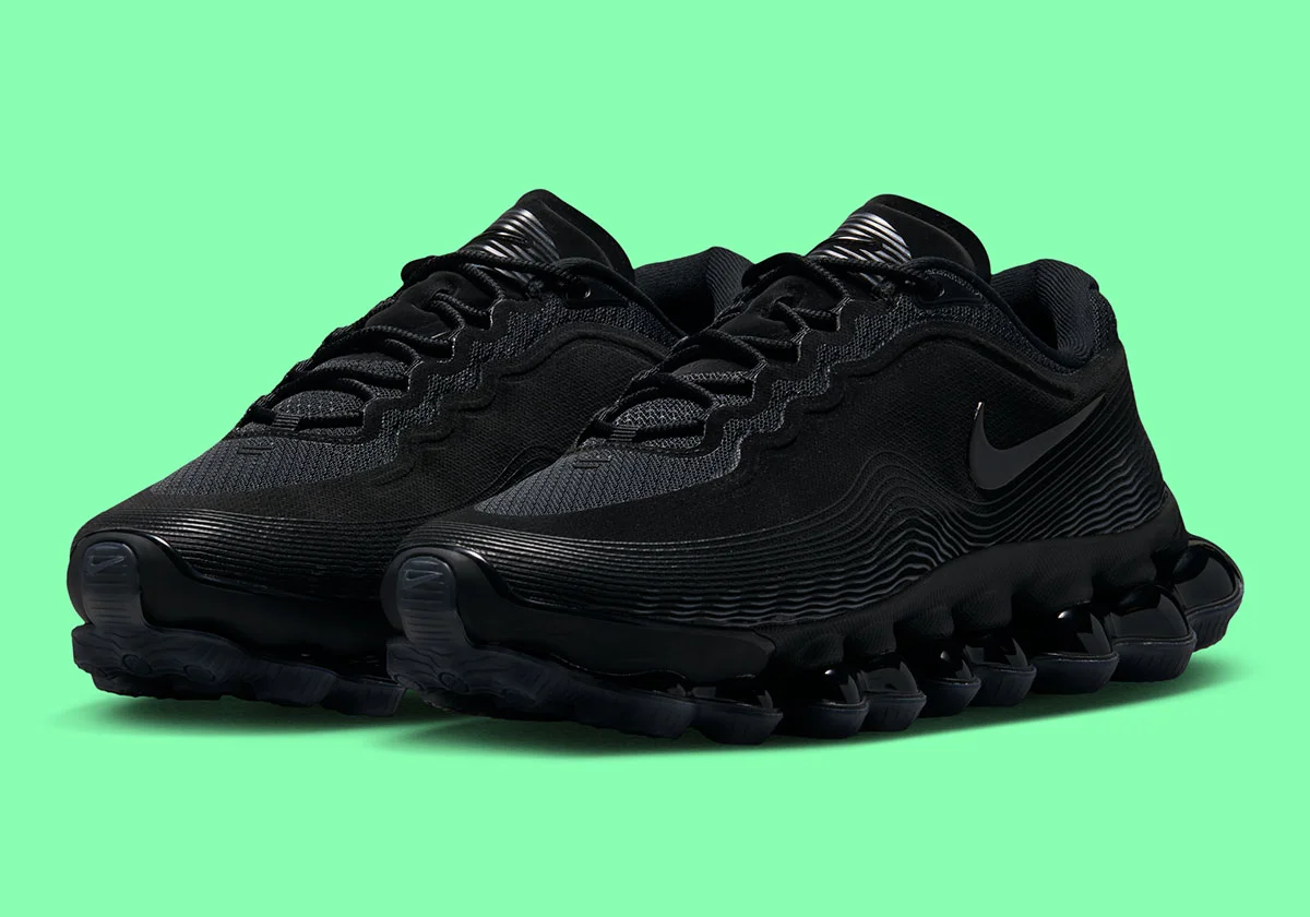 Nike Air Liquid Max в стиле “Трипл Блэк” остаётся на волне