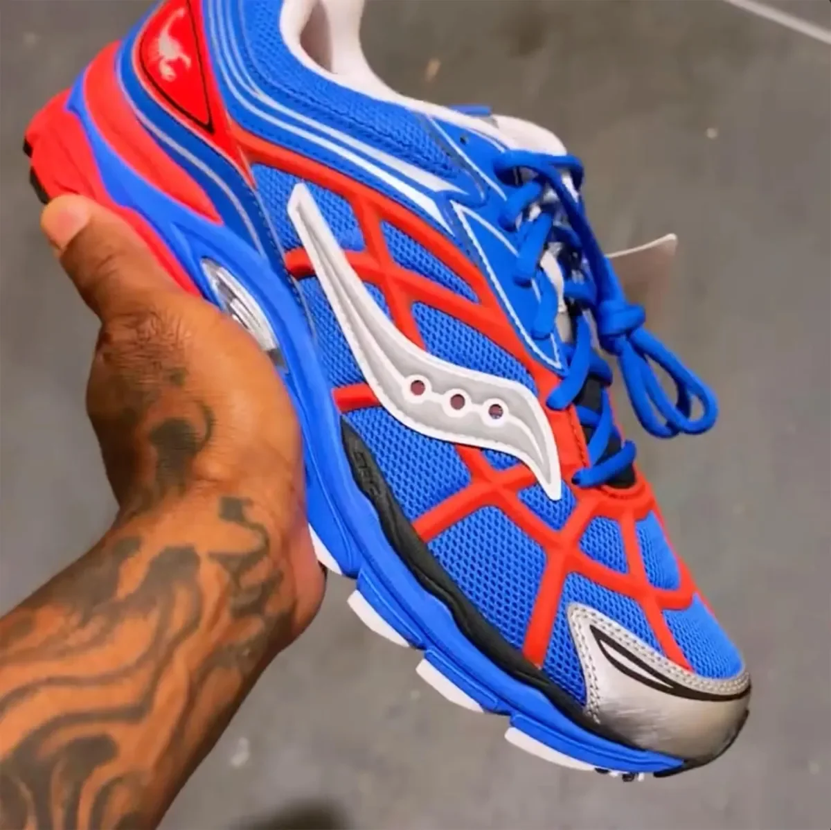 Westside Gunn и Saucony представляют Omni 9 в паках, посвящённых «Человеку-пауку»