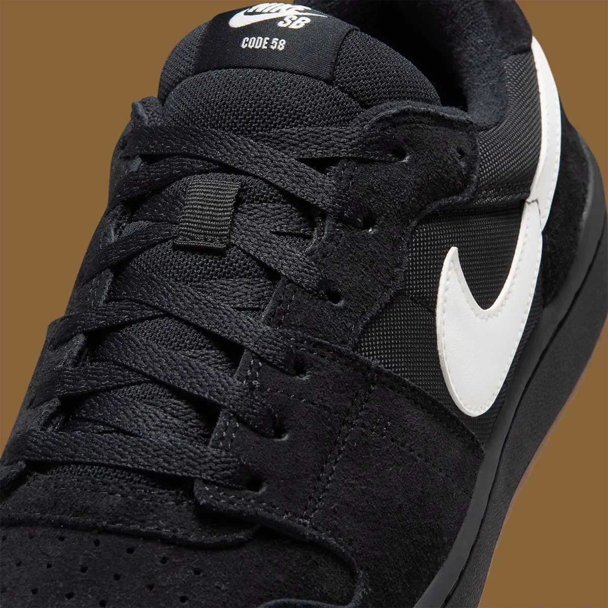 Первый взгляд на новый силуэт Nike SB Code 58