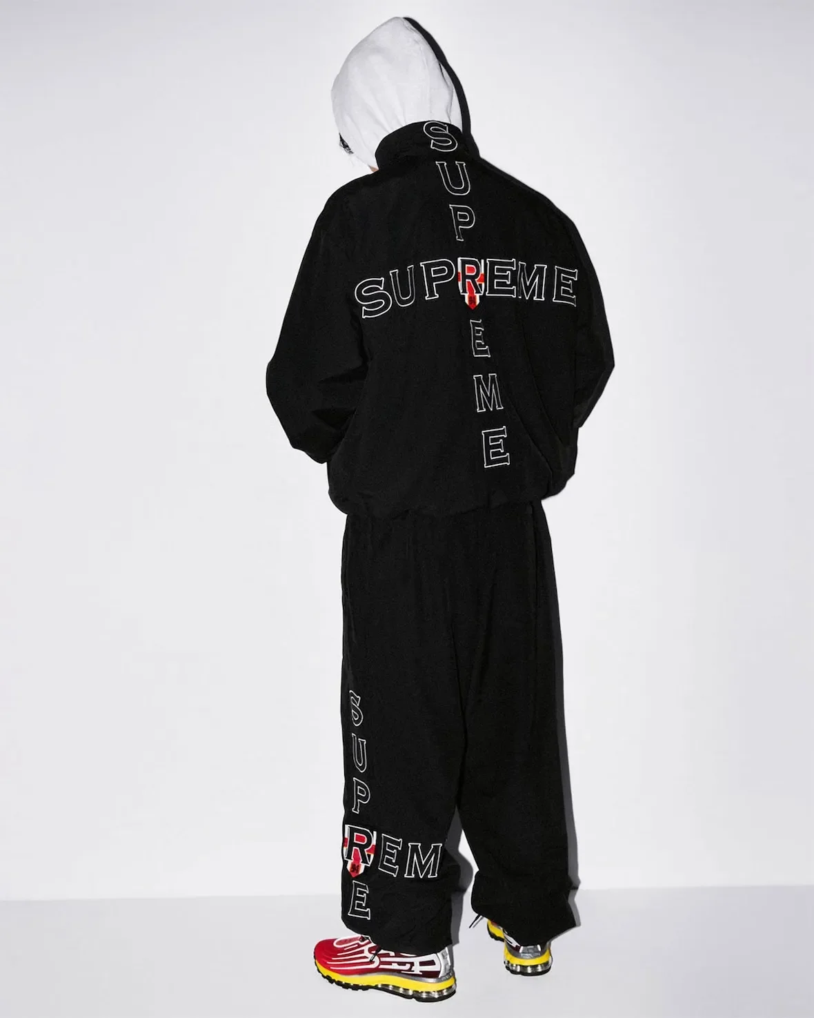 Supreme и Nike возвращают Air Max 2000 осенью 2026 года