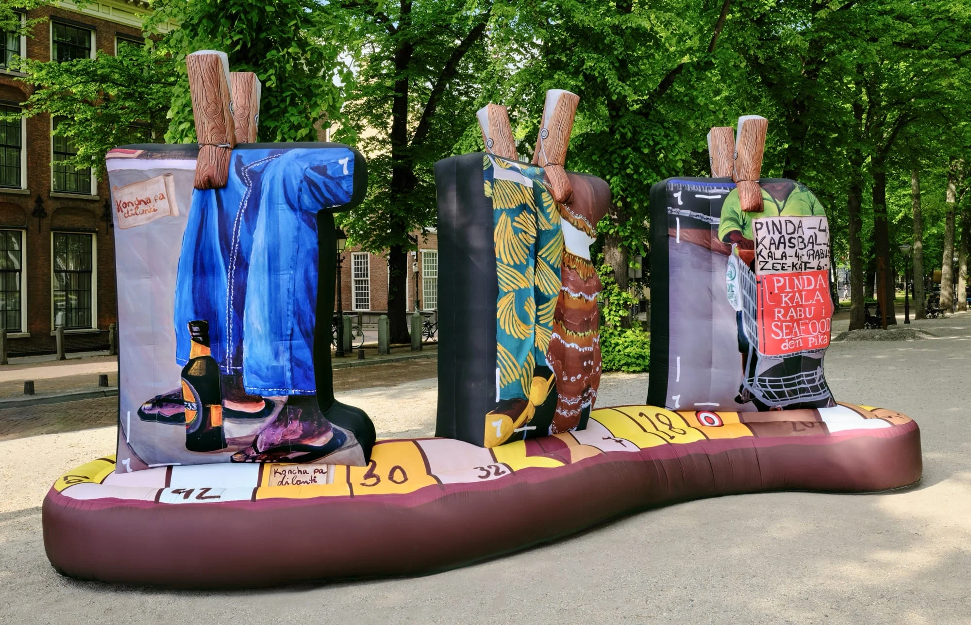 ‘BlowUp Jubilee’ отмечает надувное общественное искусство в центре Гааги