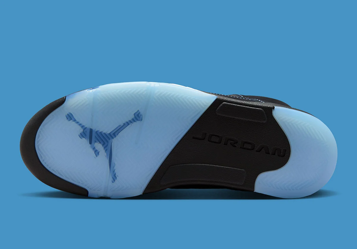 Официальные изображения Air Jordan 5 “University Blue”
