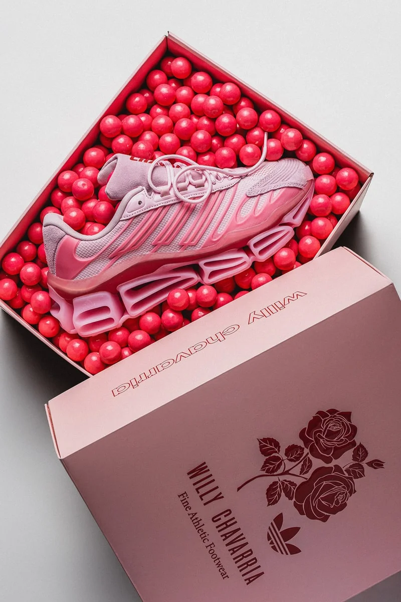 Willy Chavarria x adidas Megaride AG становится ещё смелее в цвете 'Bubblegum'