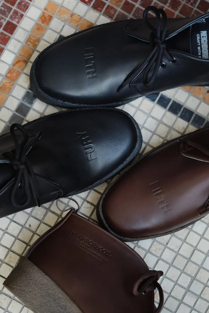 NEIGHBORHOOD добавляет характер классическим ботинкам Brit Chukka от Sanders