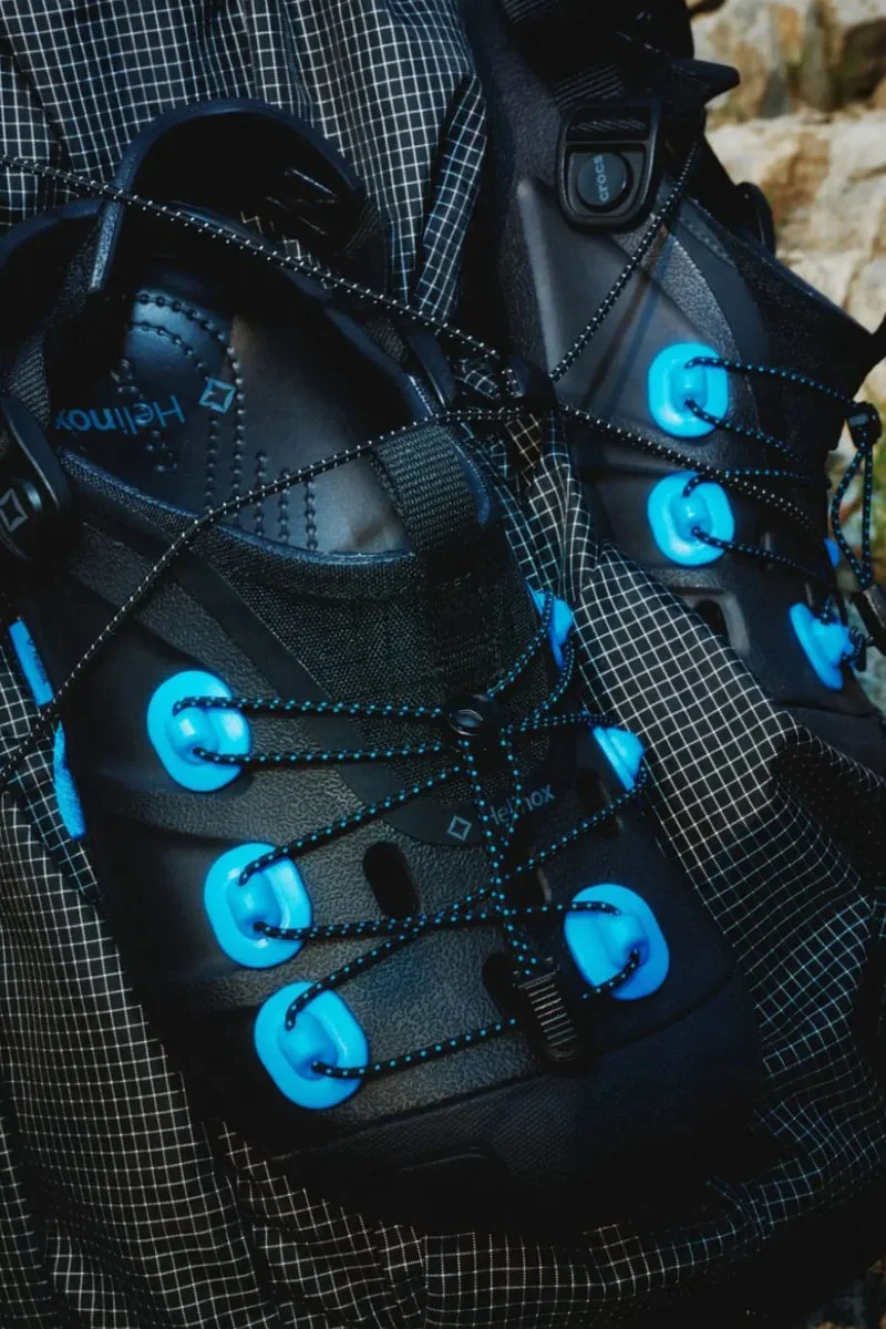 Helinox x Crocs: Клоги Quick Trail с «СИЯЮЩИМ ВСПЛЫВОМ» Jibbitz