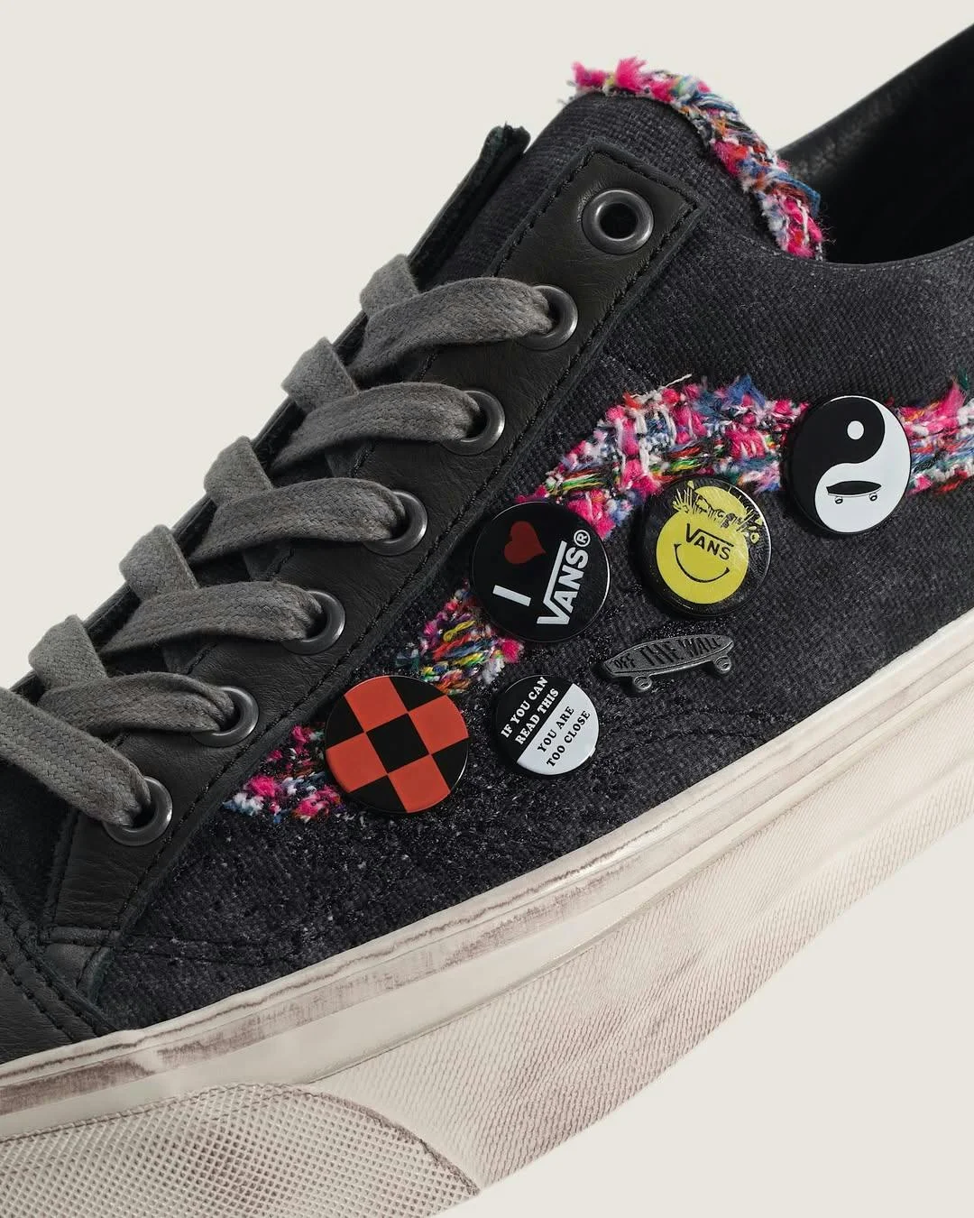 Лучшие скейт-кроссовки Vans в стиле Chanel присоединяются к тёмной стороне