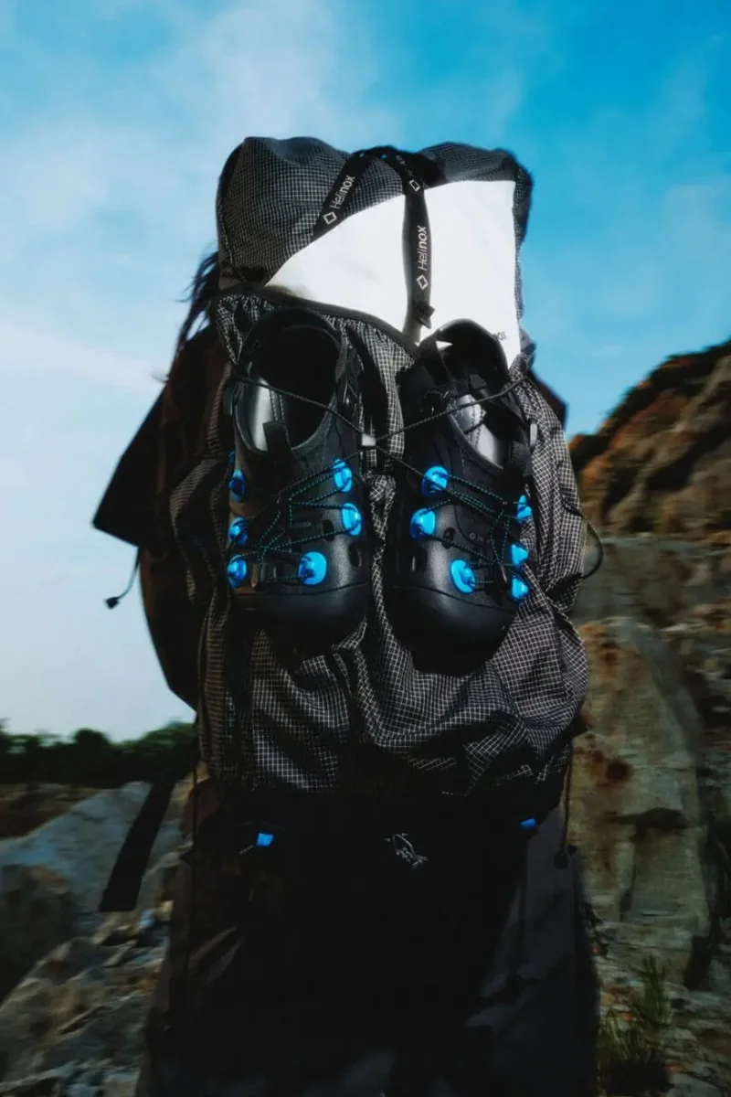 Helinox x Crocs: Клоги Quick Trail с «СИЯЮЩИМ ВСПЛЫВОМ» Jibbitz