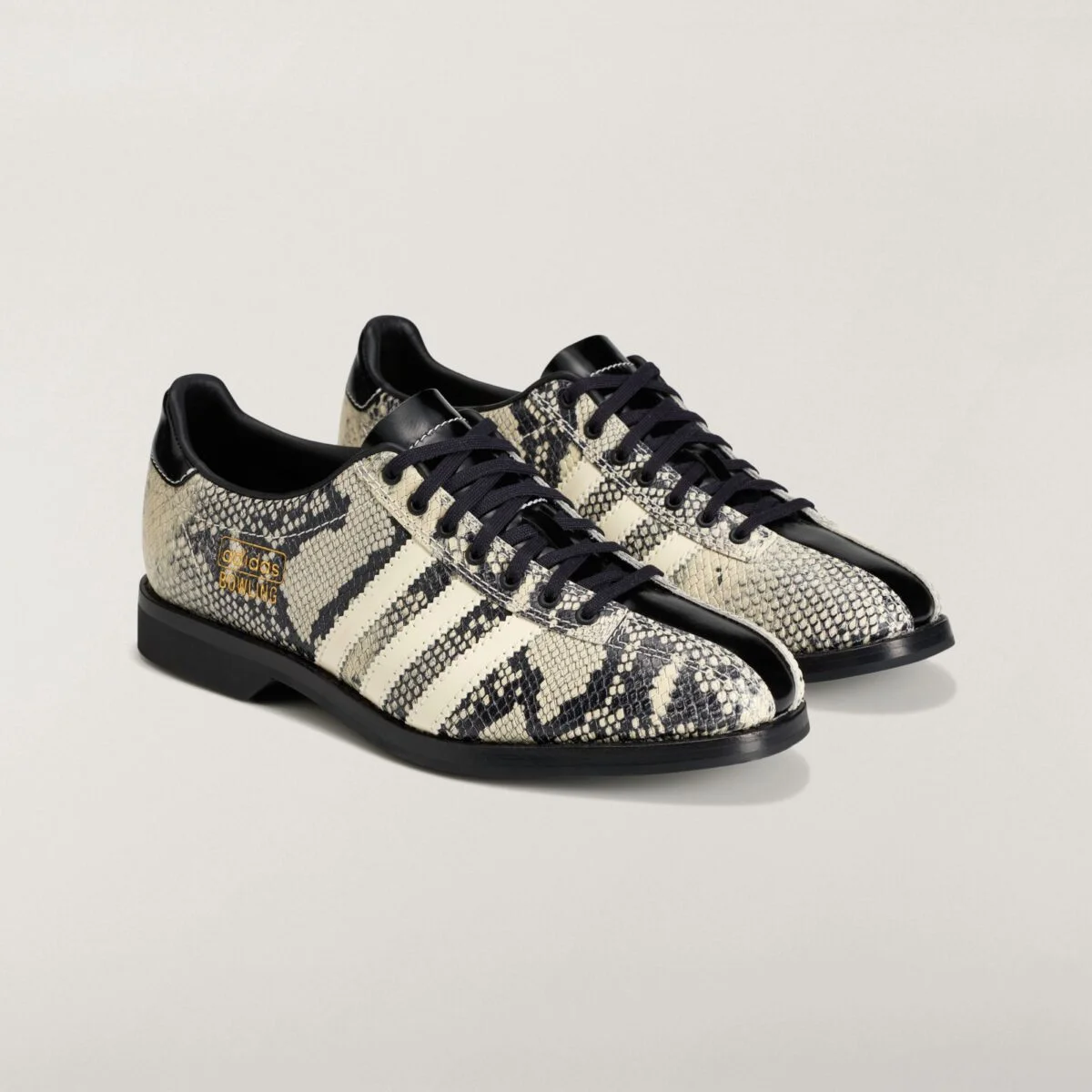Brain Dead x adidas Samba Bowling “Змеиная кожа”