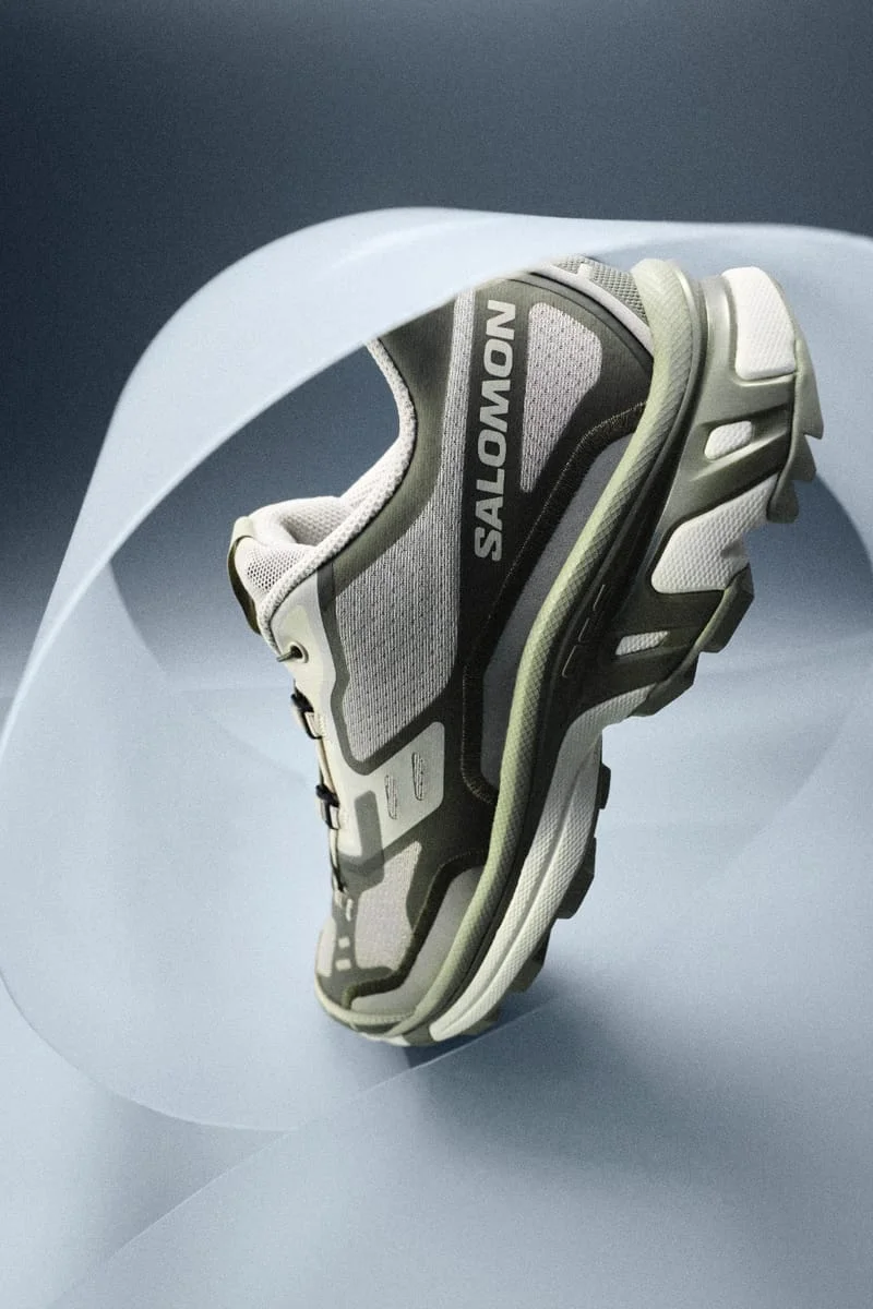 Ма Яньсюн читает Salomon XT-RIDGE как здание