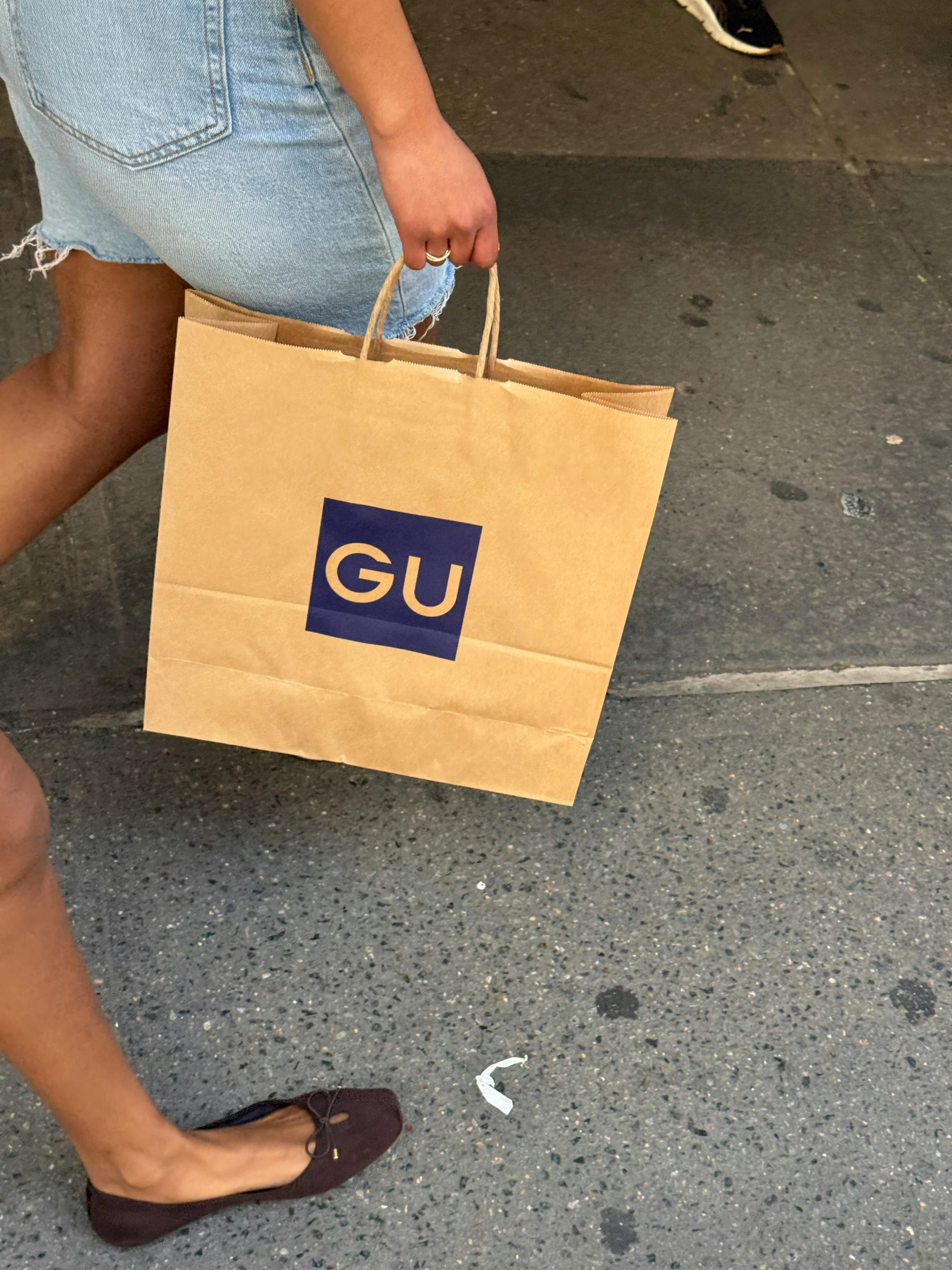 GU — это UNIQLO для поколения Z. Почему никто об этом не говорит?