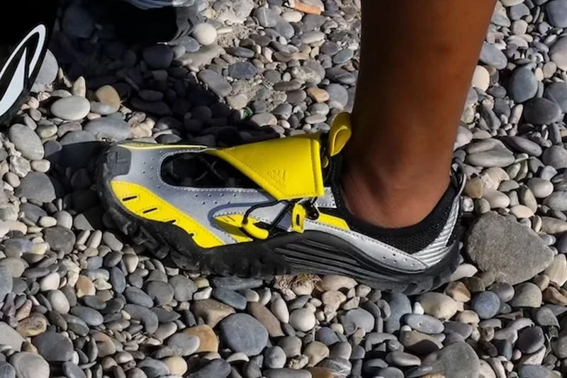 Ближе к делу: водные моки adidas VIRGINIA от Pharrell Williams