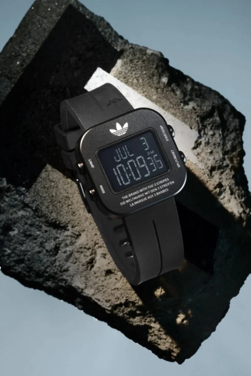 adidas Originals представляет часы ADAPTIK ONE с карабином