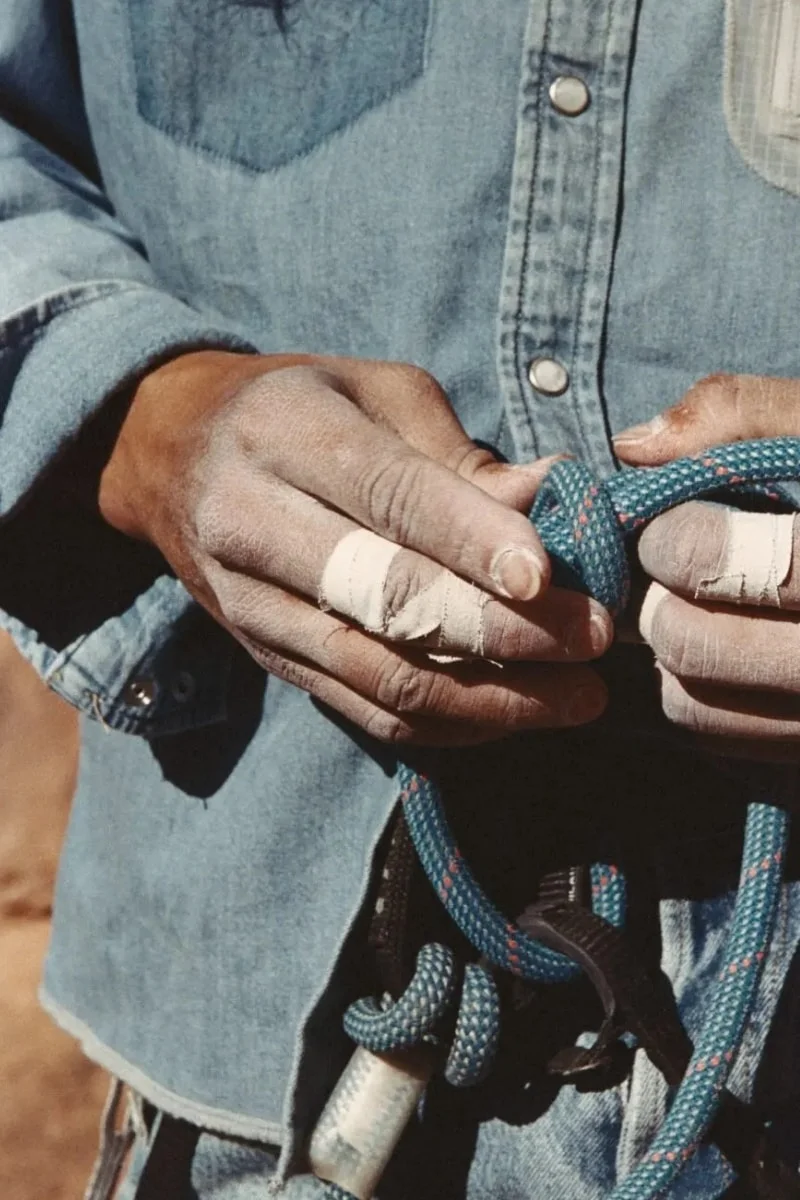 SATISFY и Levi’s вновь объединяются для капсулы, посвящённой скалолазанию