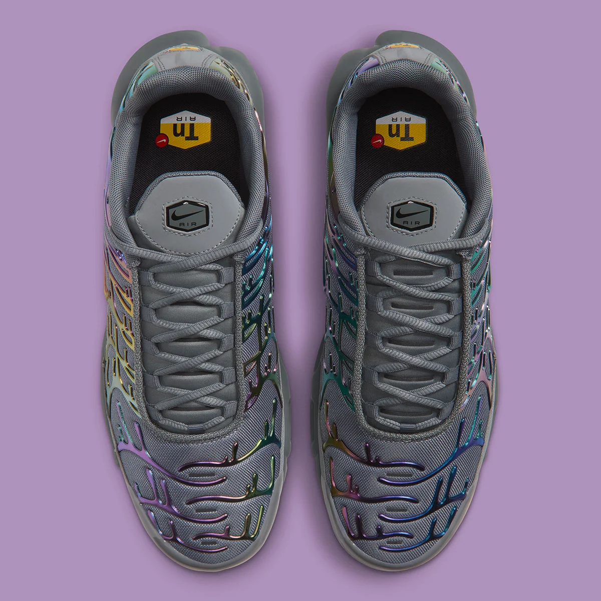 Nike Air Max Plus перевернул свою цветовую гамму «Лавовая лампа» в сером цвете