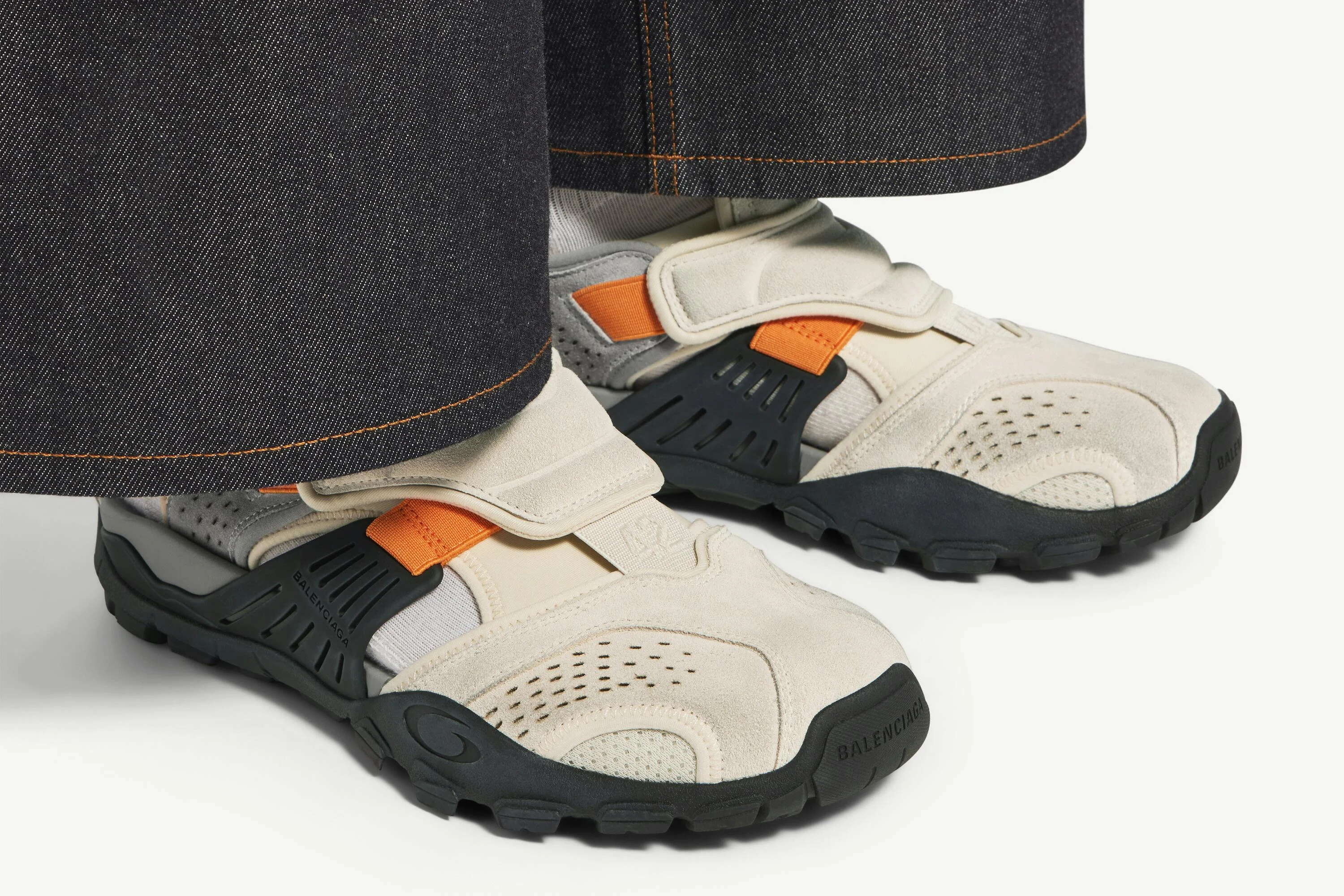 Этот странно нормальный сандал — новая sneaker-версия Balenciaga без Демны