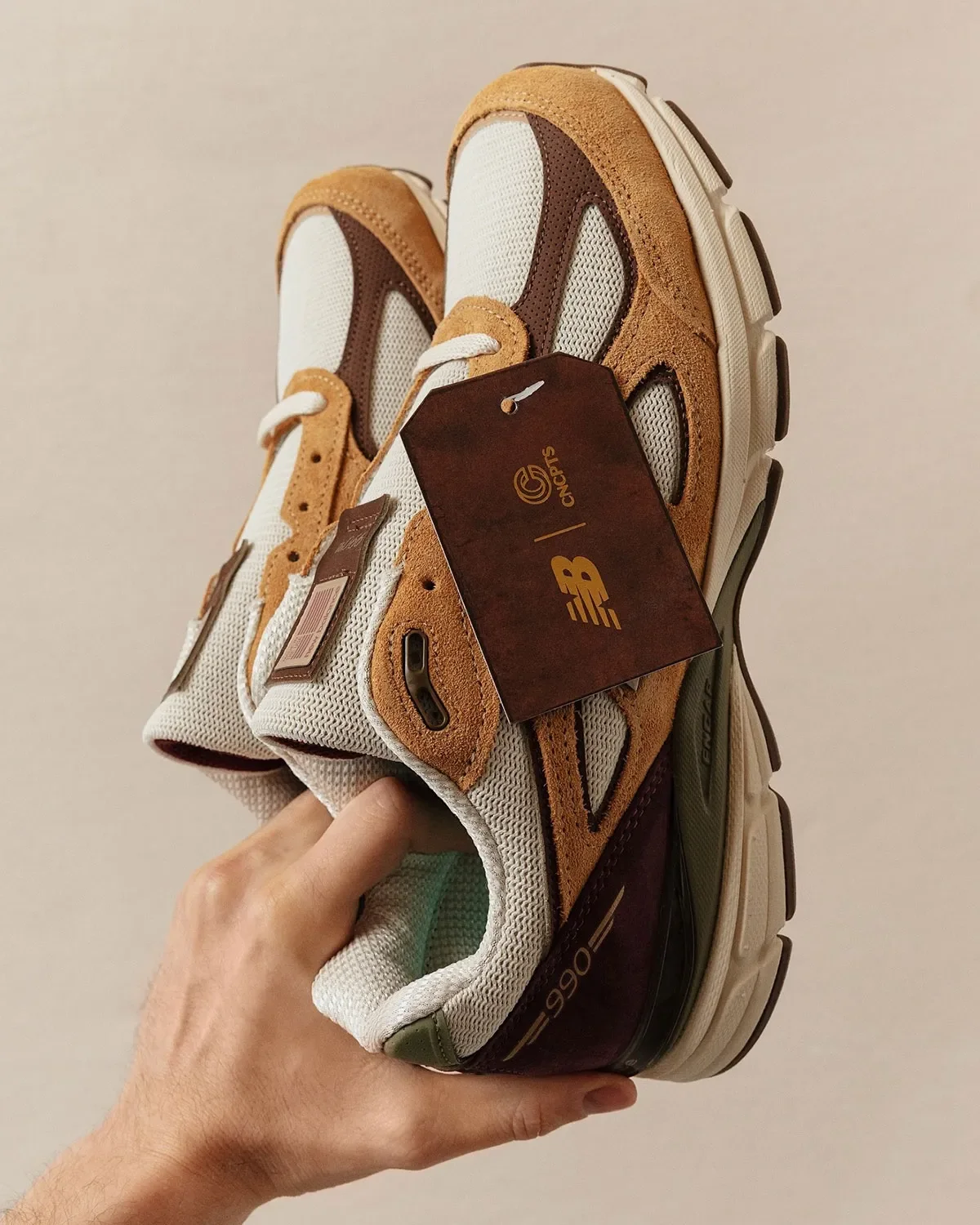 Concepts представляет новую версию New Balance 990v4 “Patina” — скоро в продаже