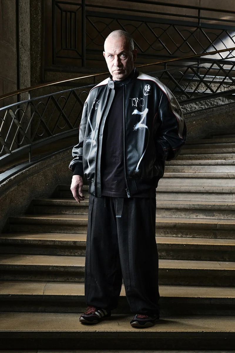Y-3 привлекает легендарного скейтера Марка Гонсалеса для своей кампании FW26