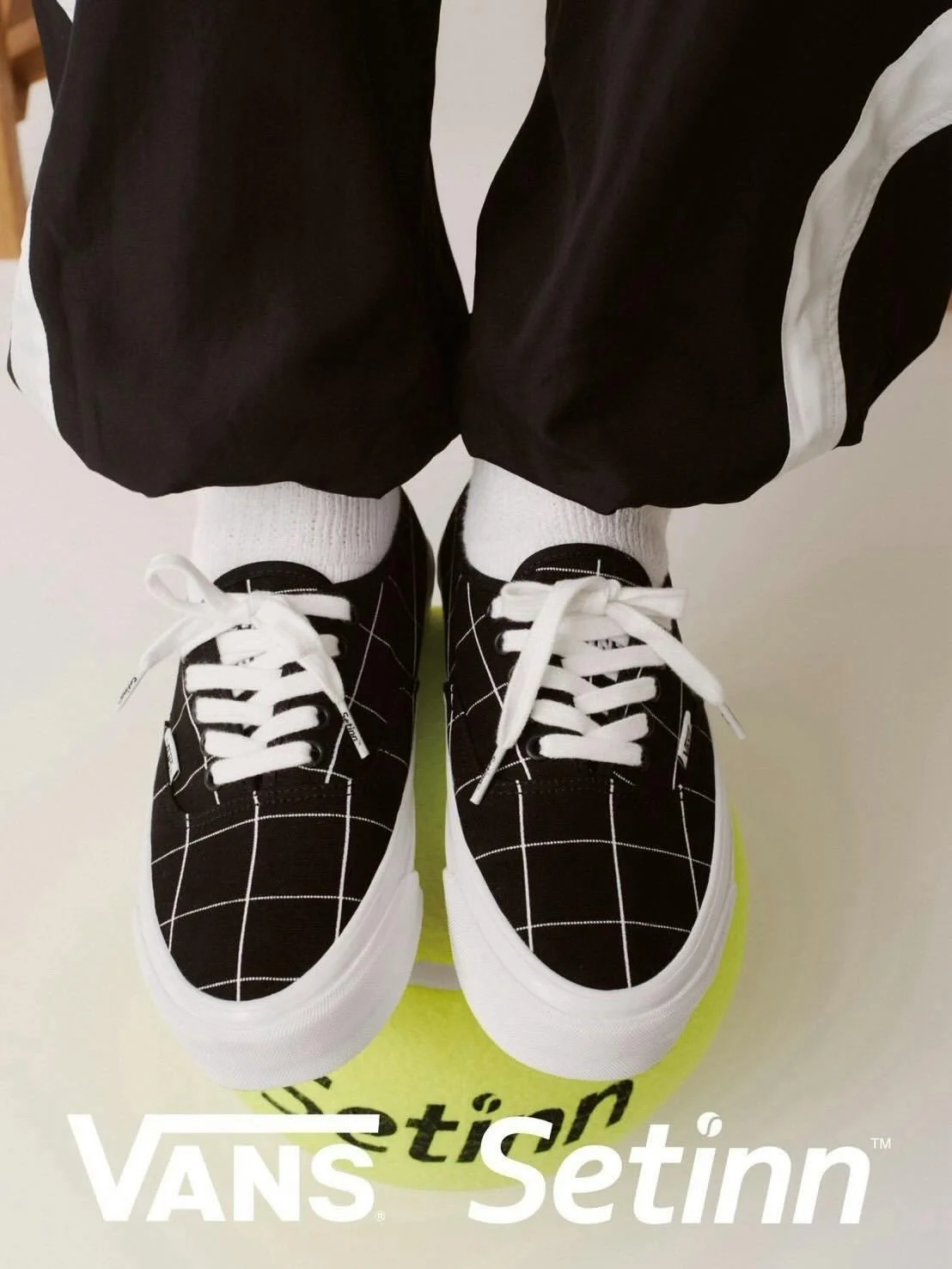 Кроссовки Vans Authentic: от скейтпарка до теннисного корта