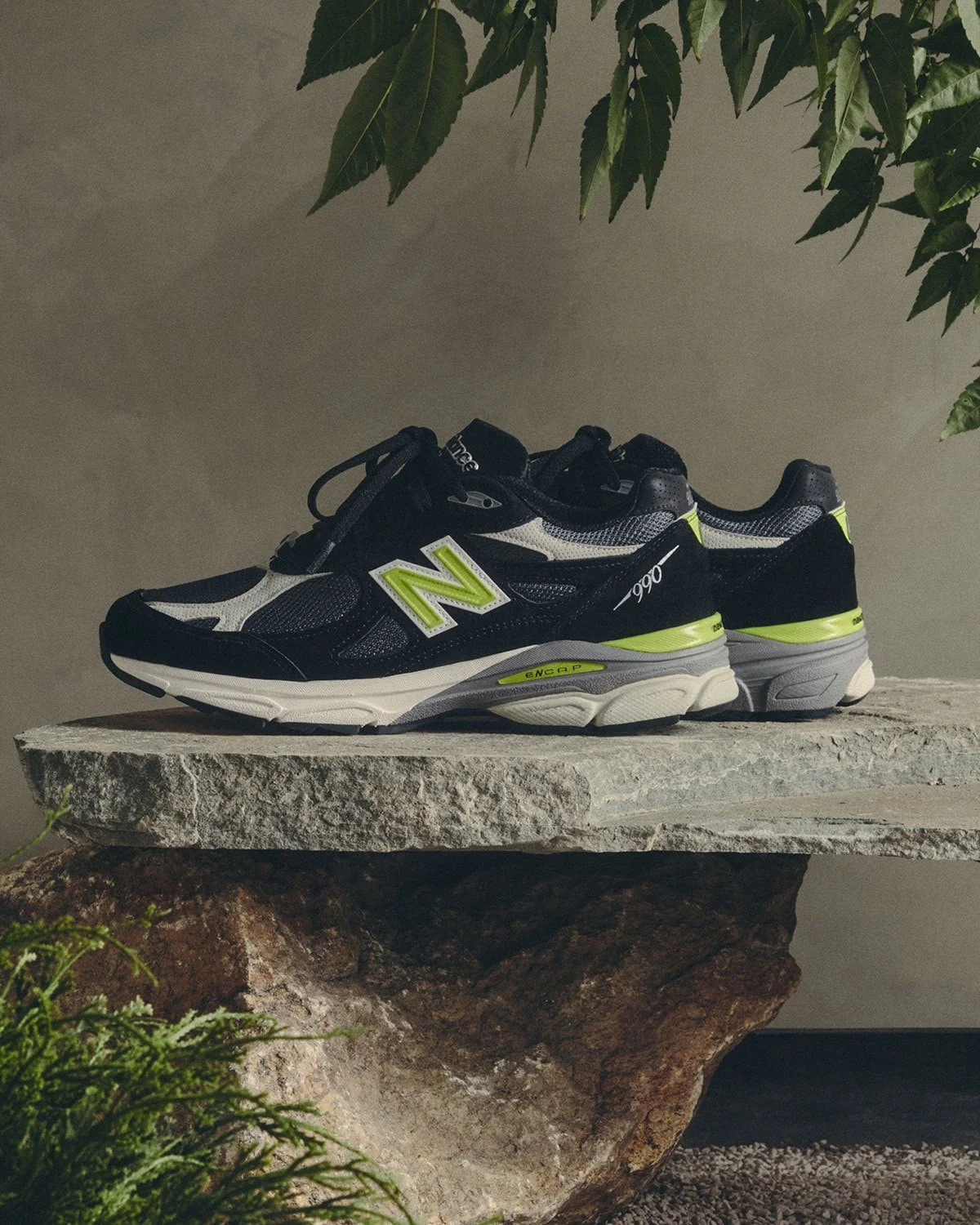 Kith x United Arrows & Sons: новый взгляд на New Balance 990v3