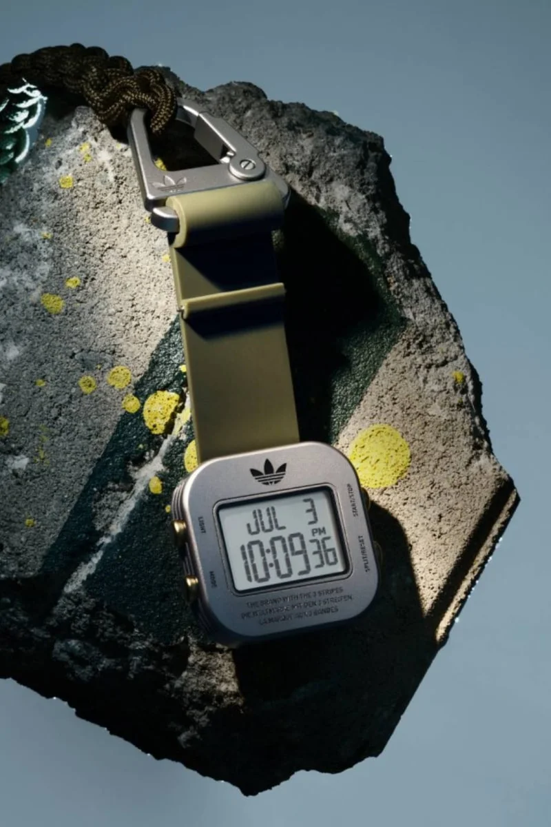 adidas Originals представляет часы ADAPTIK ONE с карабином