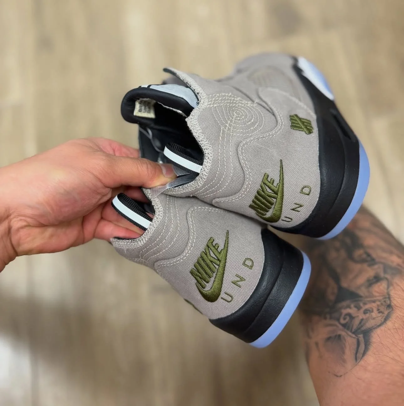 Первый взгляд на «Лунный Фоссил» Air Jordan 5 от Undefeated, который выйдет в 2027 году