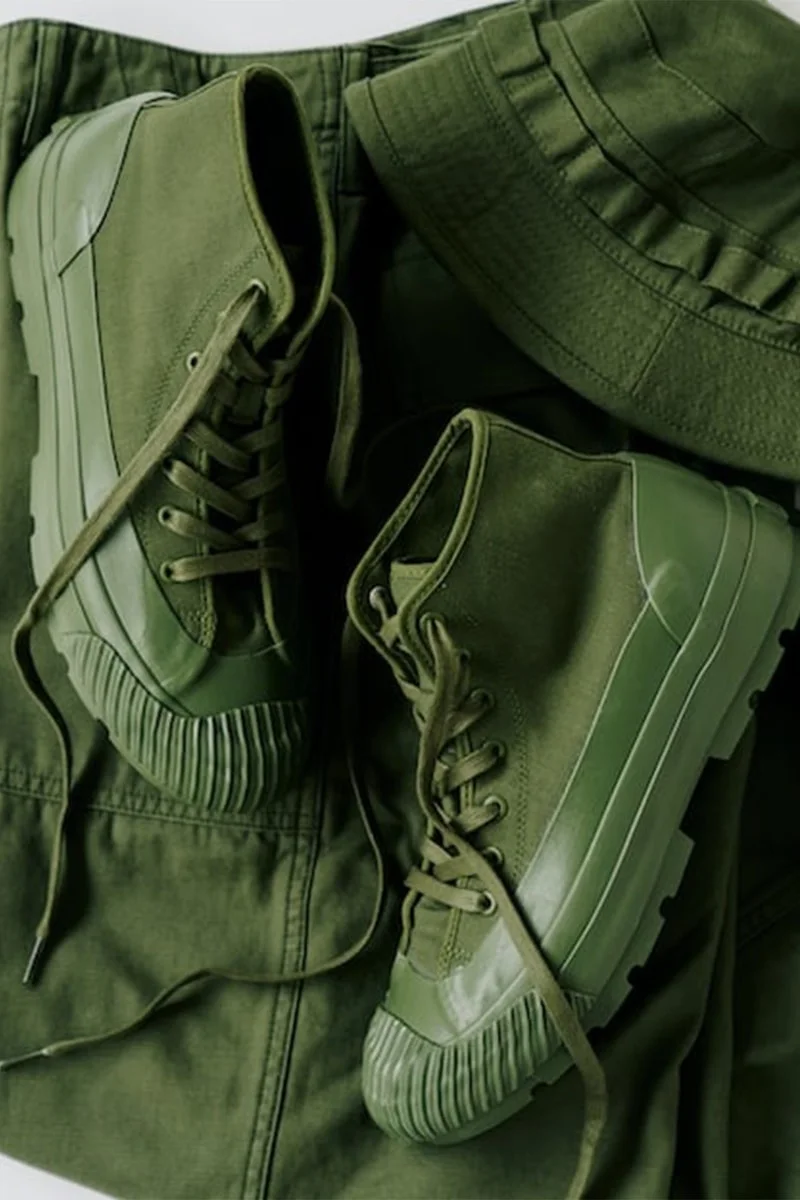 BEAMS PLUS и PF Flyers обновляют GROUNDER BOOTS с военной тканью чинос