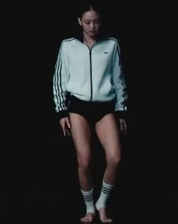 А балеткор когда-нибудь закончится? Adidas и Дженни из BLACKPINK в новой коллаборации