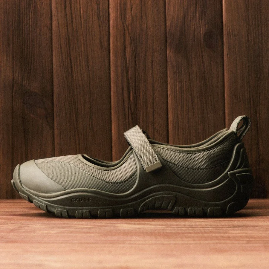 Crocs выводит балетки на новый уровень
