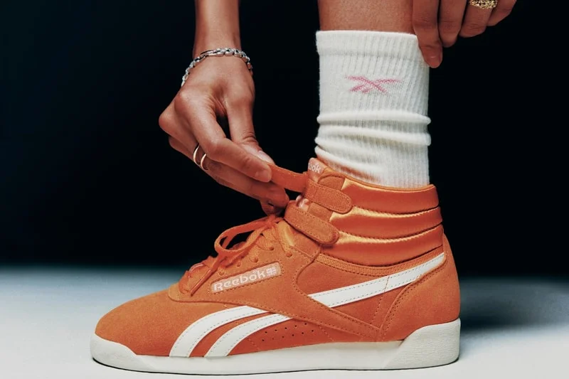 Karol G представляет новую цветовую палитру Reebok Freestyle Hi