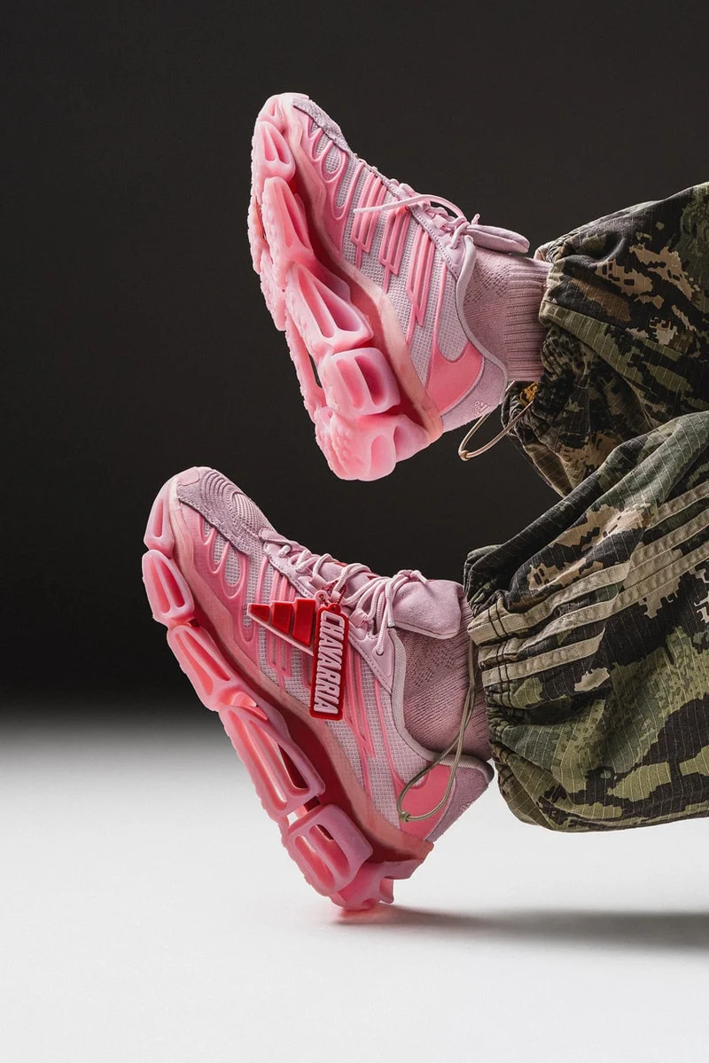 Willy Chavarria x adidas Megaride AG становится ещё смелее в цвете 'Bubblegum'