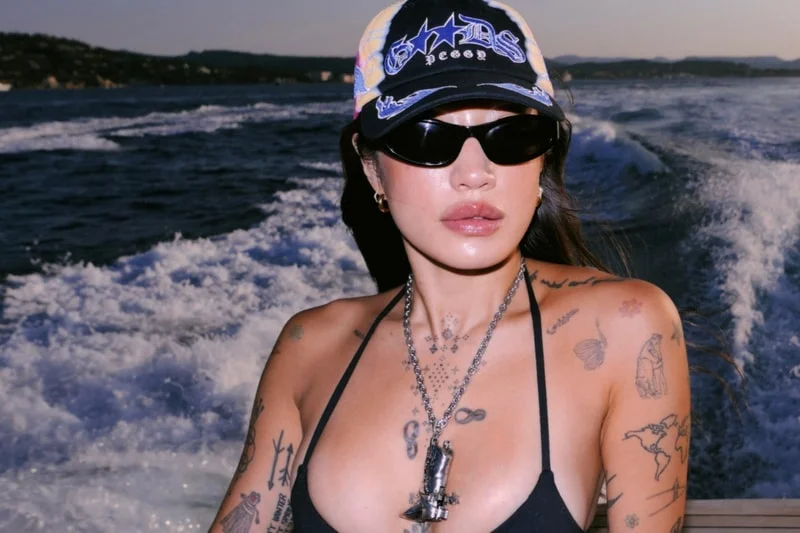 TwoJeys объединились с Peggy Gou для летнего коллаба