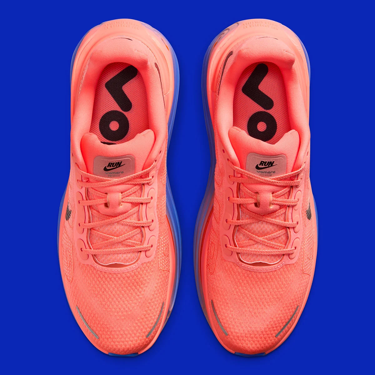 Кроваво-красный и синий танцуют на Nike Vomero Premium