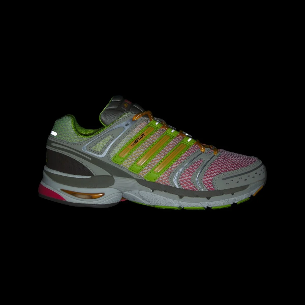 Ларри Джун приносит позитивную энергию с adidas Adistar Control 5