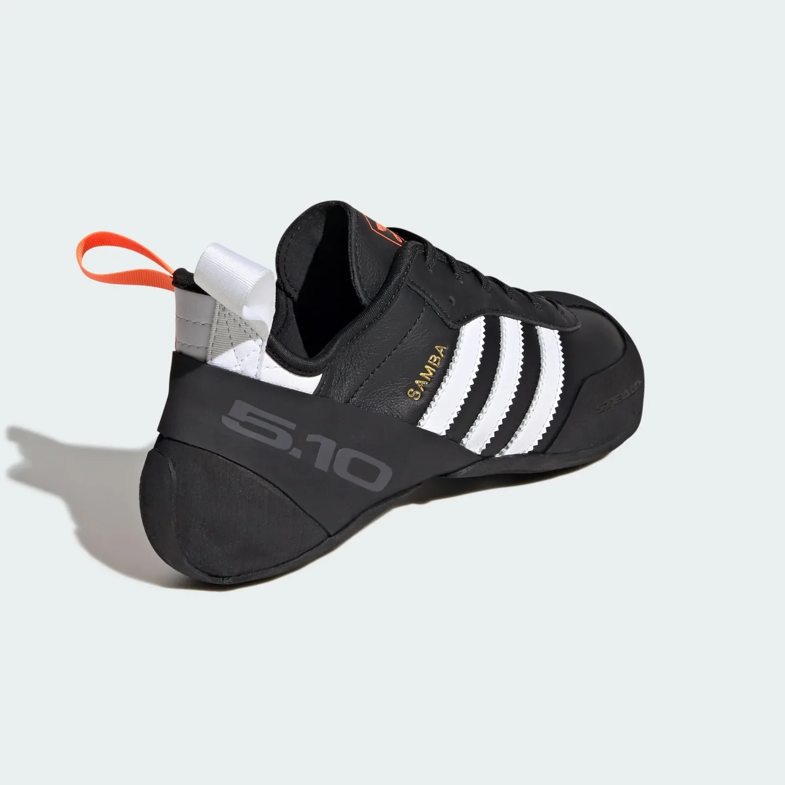 adidas Samba теперь и для скалолазания — релиз 6 октября
