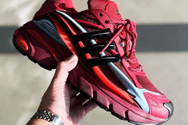 Pharrell x adidas Adistar Jellyfish выходит в ярком красном цвете