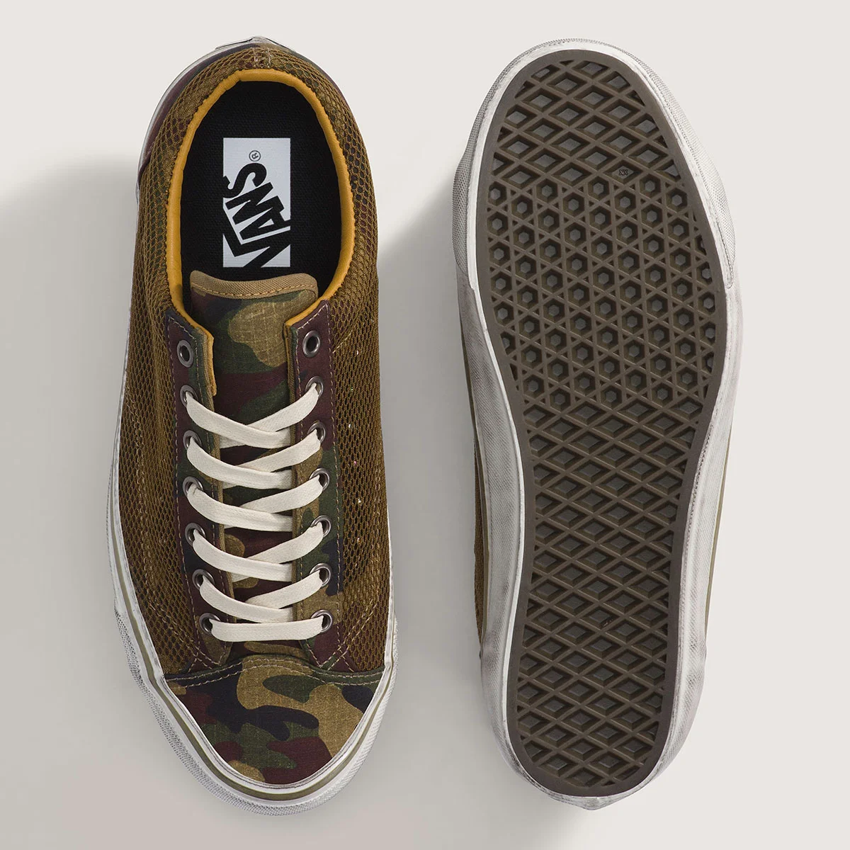 Vans переосмысляет три своих классических силуэта в военном стиле с коллекцией “Field Pack”