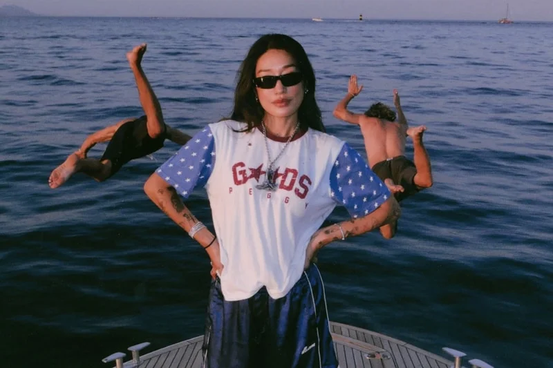 TwoJeys объединились с Peggy Gou для летнего коллаба