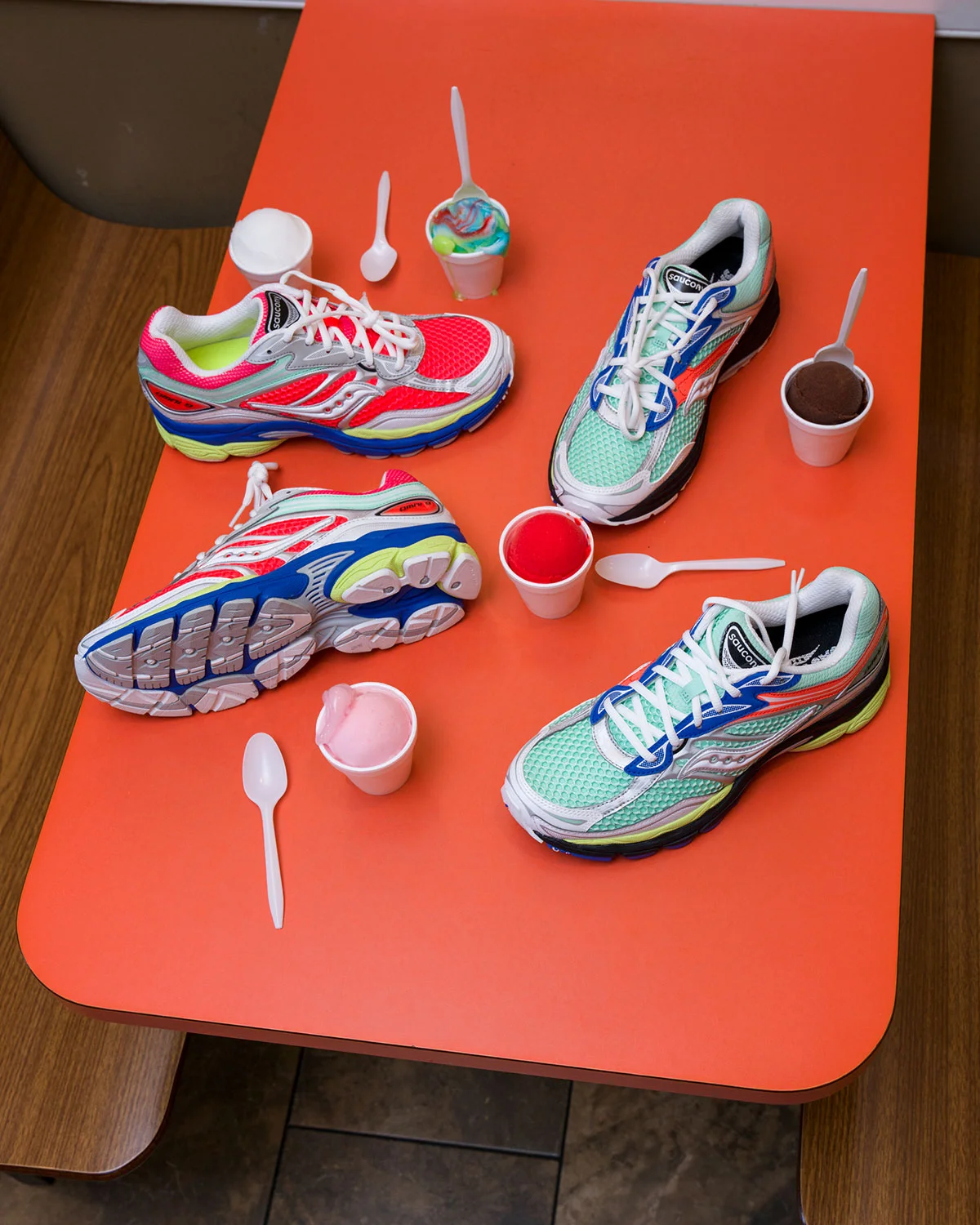 Скейтбордист Джимми Горекки представляет капсулу Saucony Progrid Omni 9 “Water Ice” с Lapstone