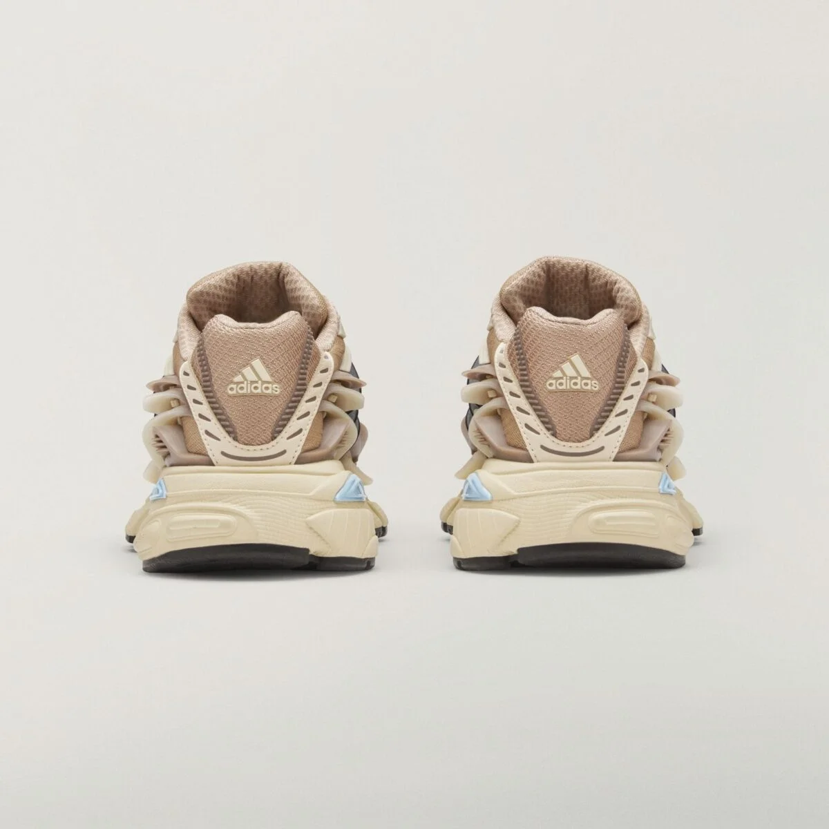 Фаррелл Уильямс x adidas Adistar Jellyfish “Кристальный Песок”