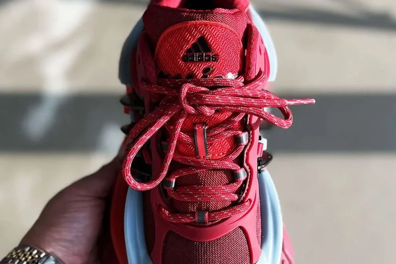Pharrell x adidas Adistar Jellyfish выходит в ярком красном цвете