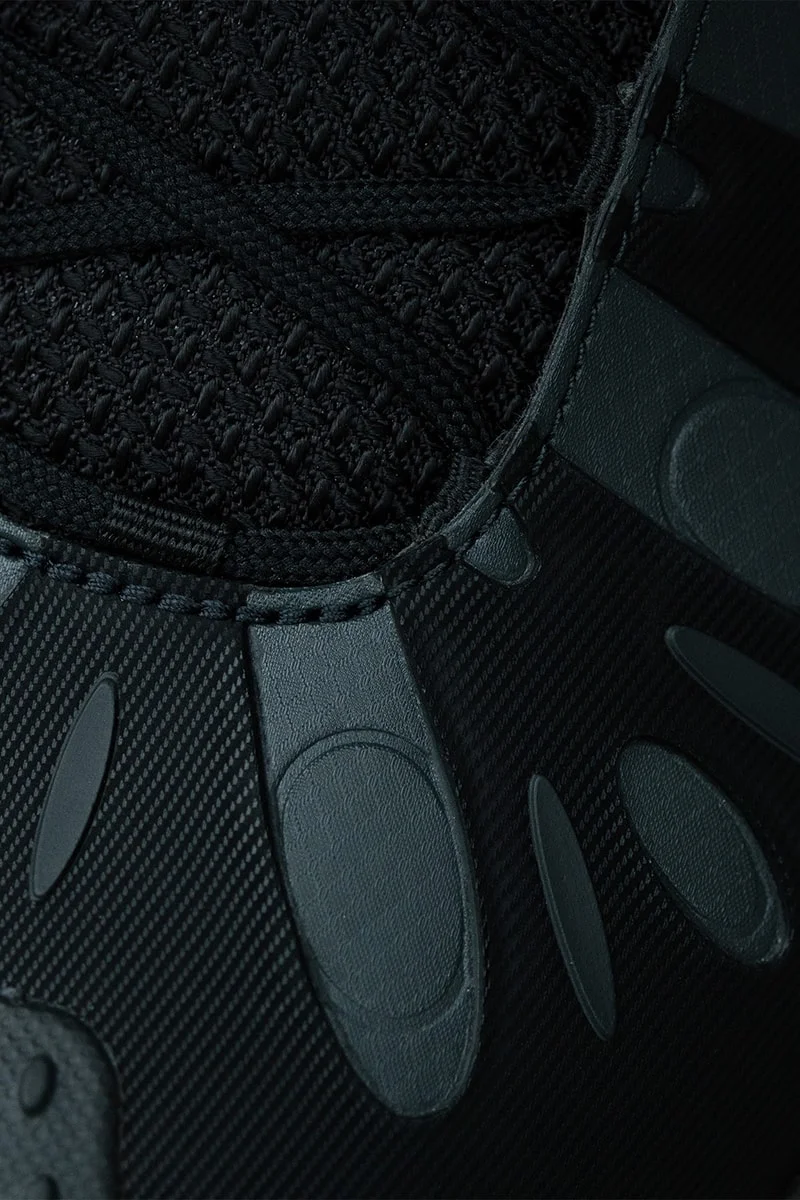 Merrell переосмысляет уличную обувь с новой парой черных кроссовок ‘Metro’
