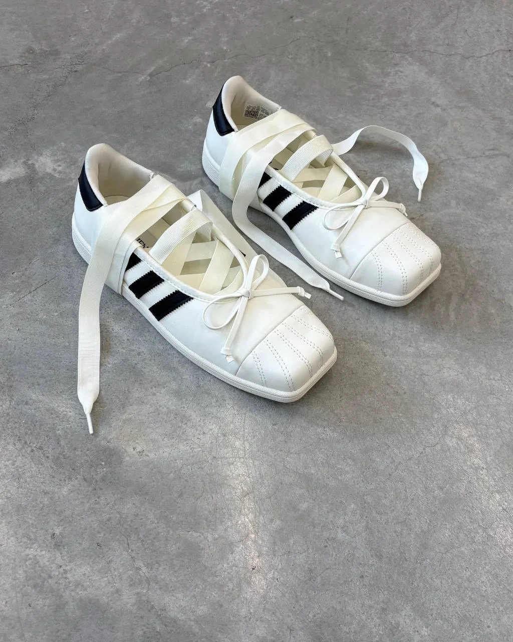 А балеткор когда-нибудь закончится? Adidas и Дженни из BLACKPINK в новой коллаборации