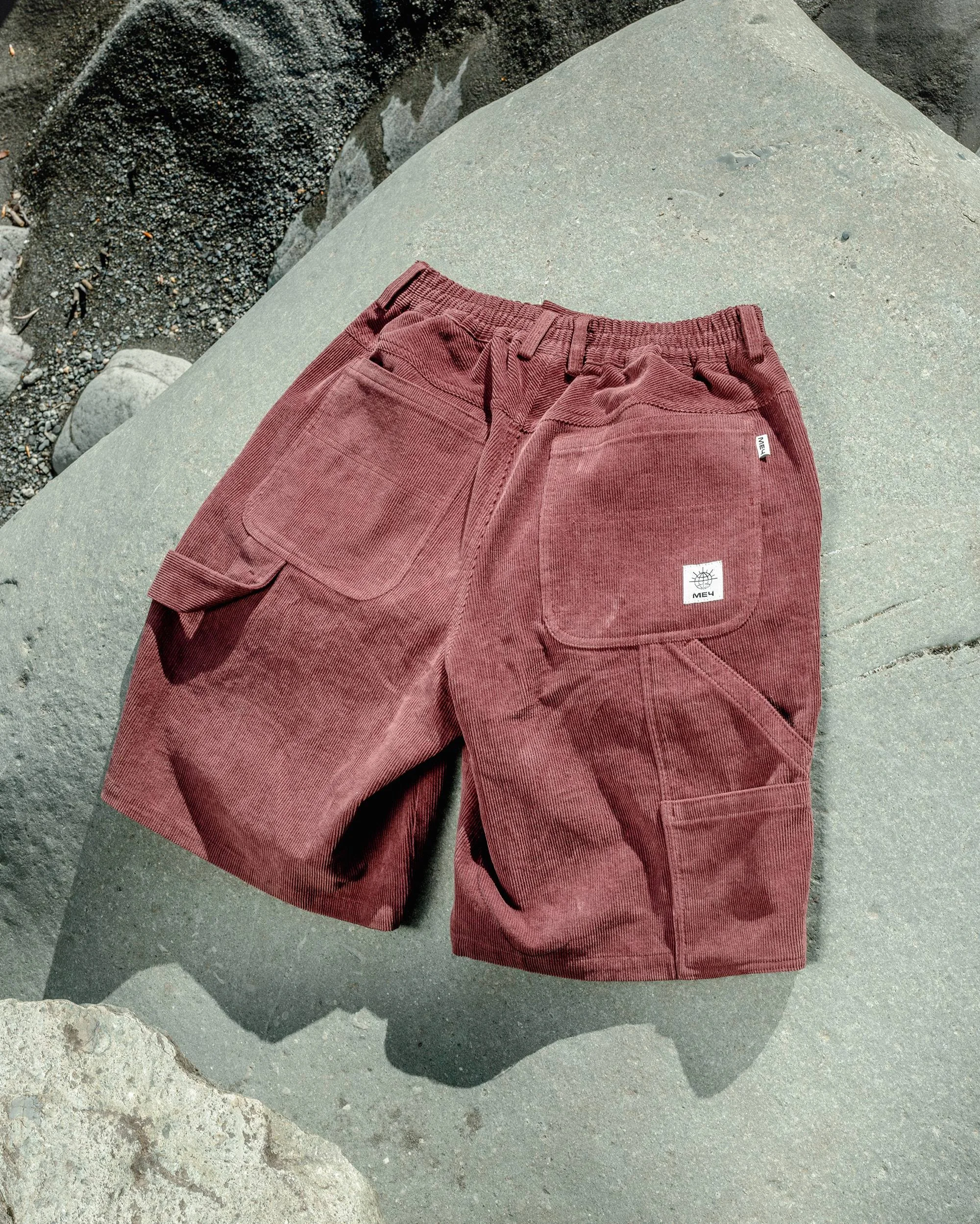 Хайлайты из майского дропа: новые оттенки Garment Dyed в естественной среде обитания