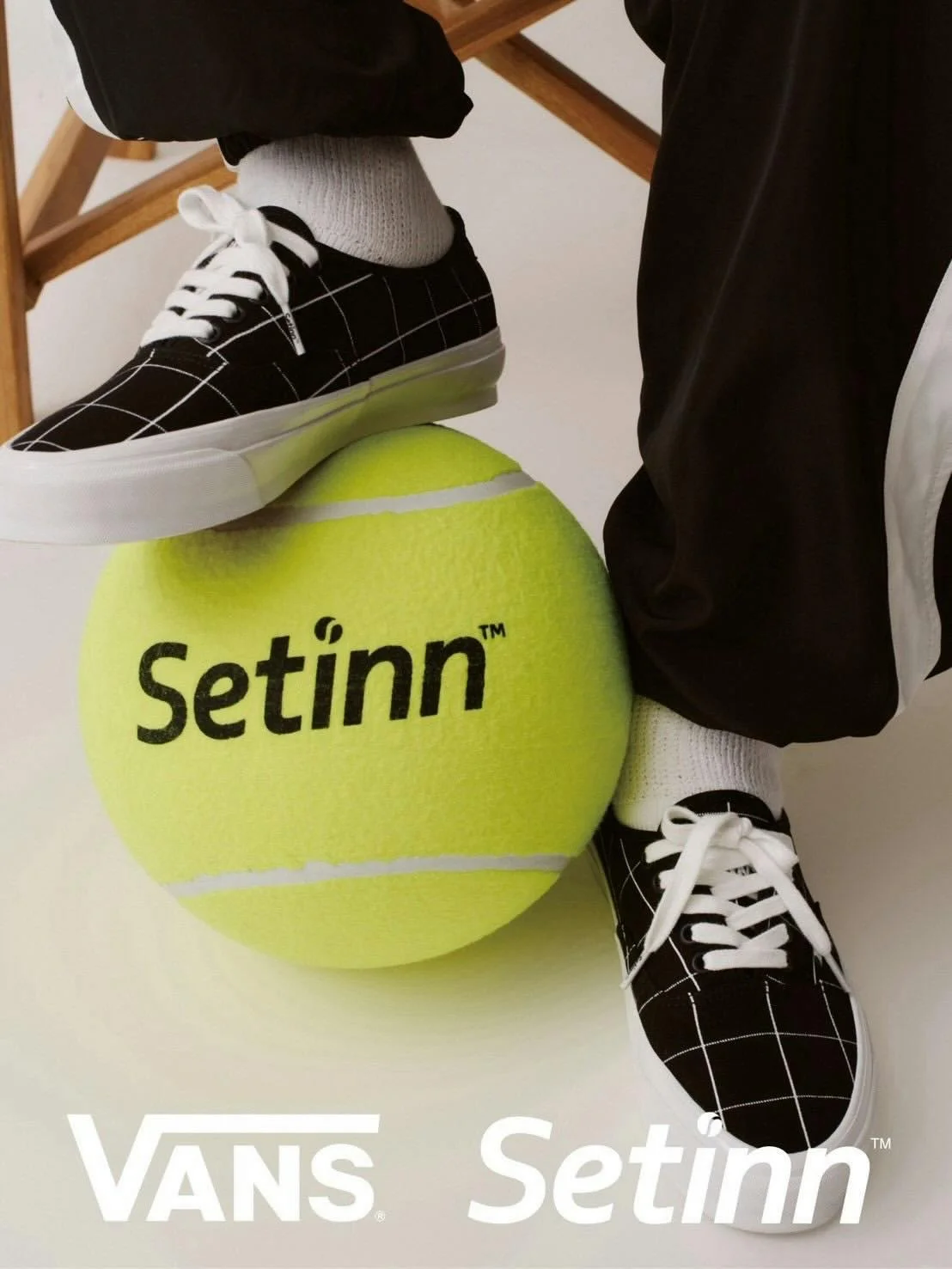 Кроссовки Vans Authentic: от скейтпарка до теннисного корта