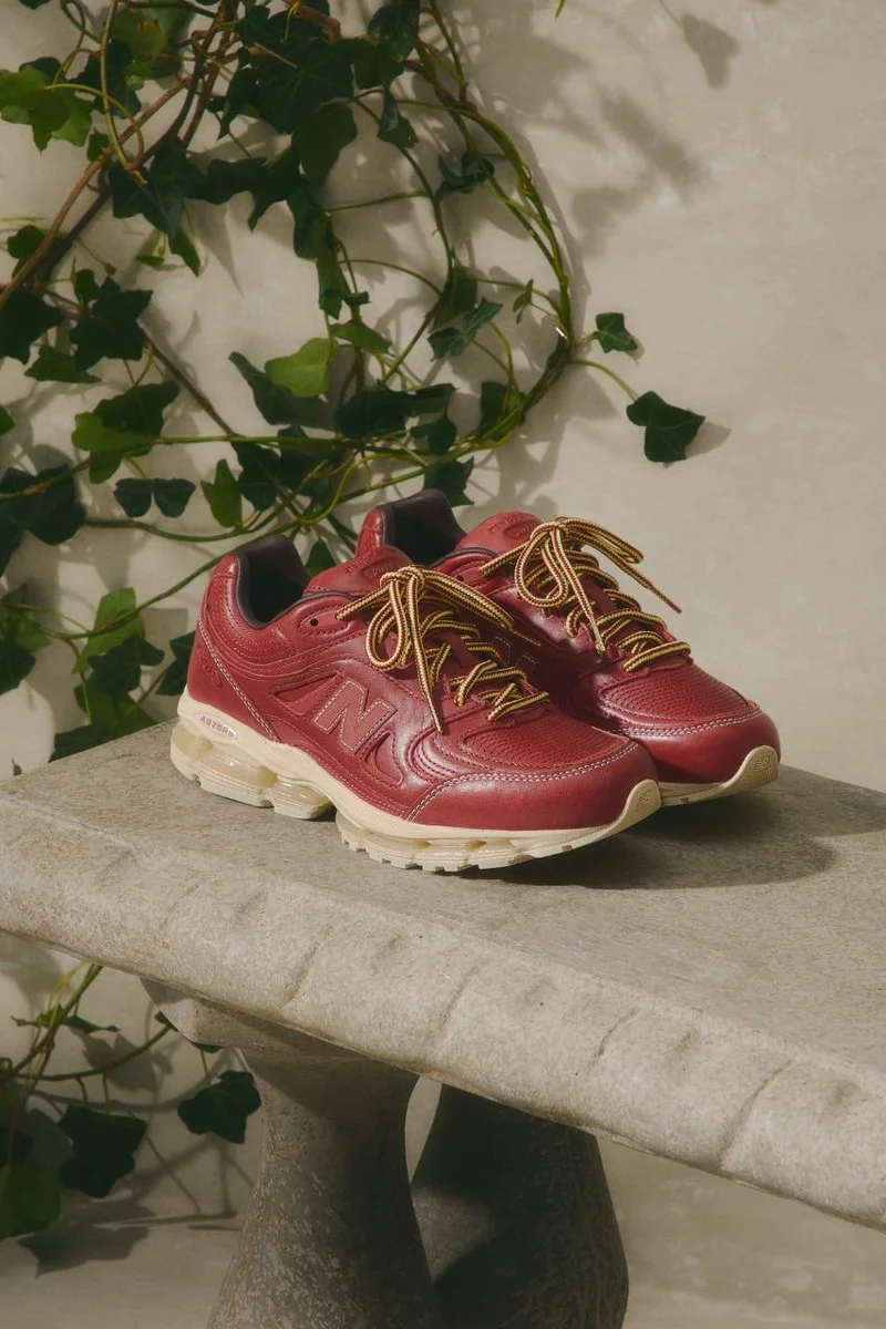 Ronnie Fieg и New Balance отмечают 15-летие Kith новым кроссовком